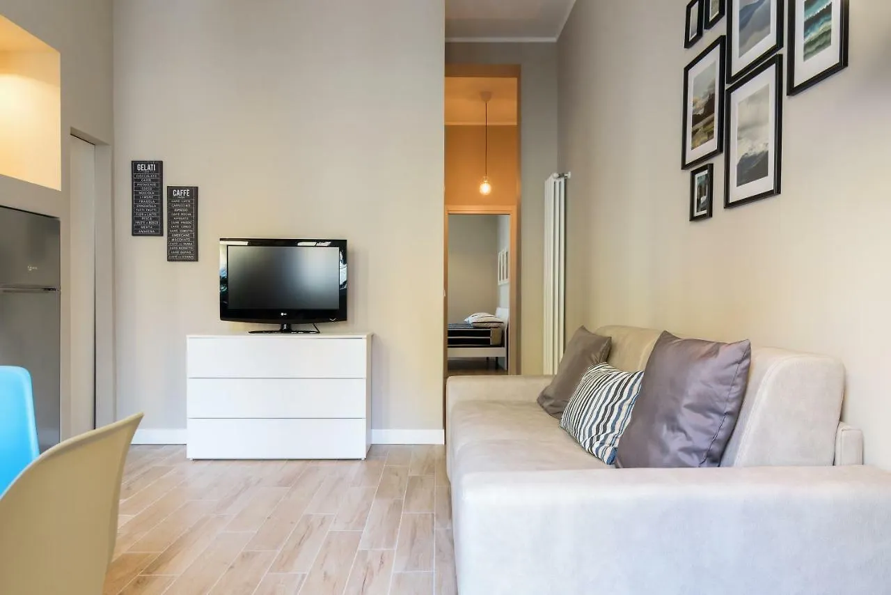 Fan House 22 Ap.Deluxe Apartment Milan Italy