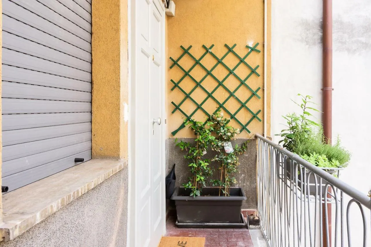 Fan House 22 Ap.Deluxe Apartment Milan Italy